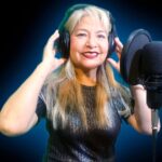 JULIA MARTINEZ - LOCUTORA  - ARGENTINA